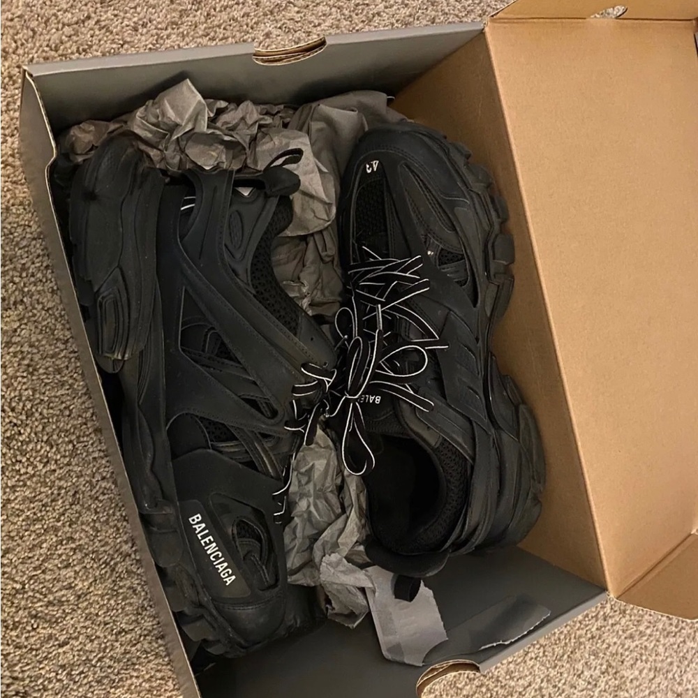 Balenciagas - Picture 4 of 4